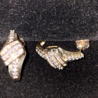 10K Cluster Earrings w/diamonds