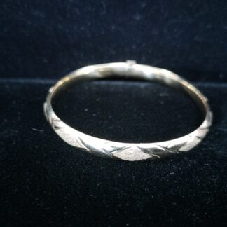 14k Triangle Design Bangle